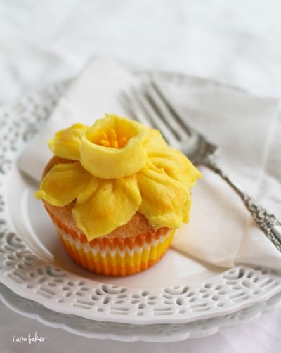 Daffodil-cupcake