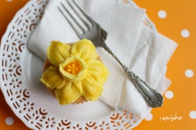 Daffodil-buttercream-cupcake