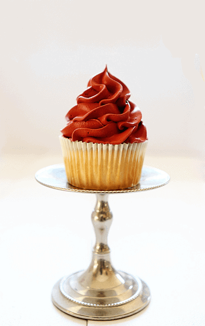 Red Velvet Mousse on a Raspberry Infused Cupcake 红丝绒慕斯覆盆子蛋糕