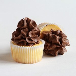四种简单的方法用开星小窍门给纸杯蛋糕上霜!#巧克力#奶油蛋糕#蛋糕装饰