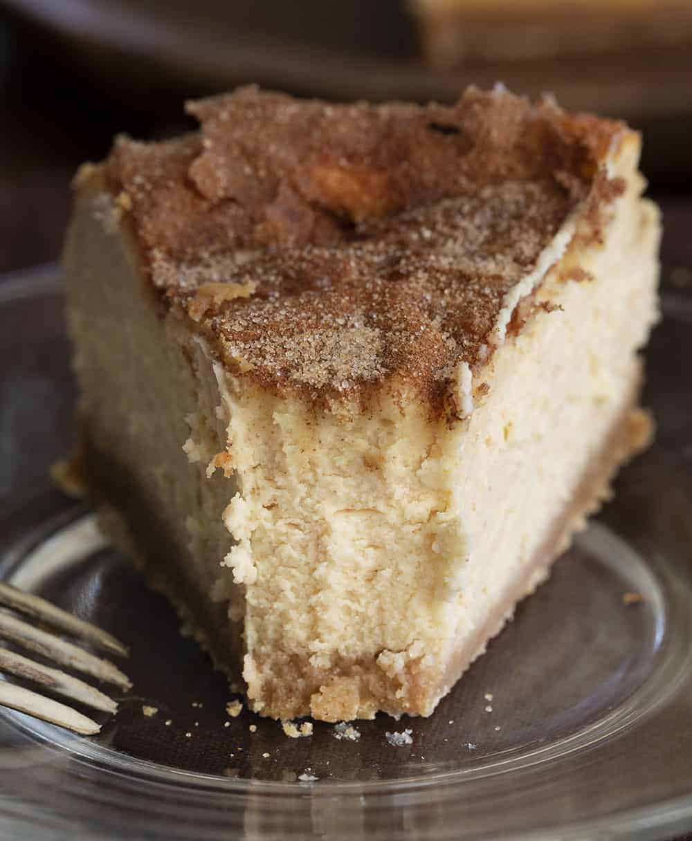 Snickerdoodle Cheesecake is a creamy cheesecake with a snickerdoodle cookie crust and a generous sprinkle of cinnamon sugar on top. Snickerdoodle Cheesecake, Cheesecake, Snickerdoodle Cookies, Cheesecake Recipe, Baking, Recipes, i am baker, iambaker, holiday baking, Thanksgiving, Christmas 一块士力架芝士蛋糕,少咬一口gydF4y2Ba