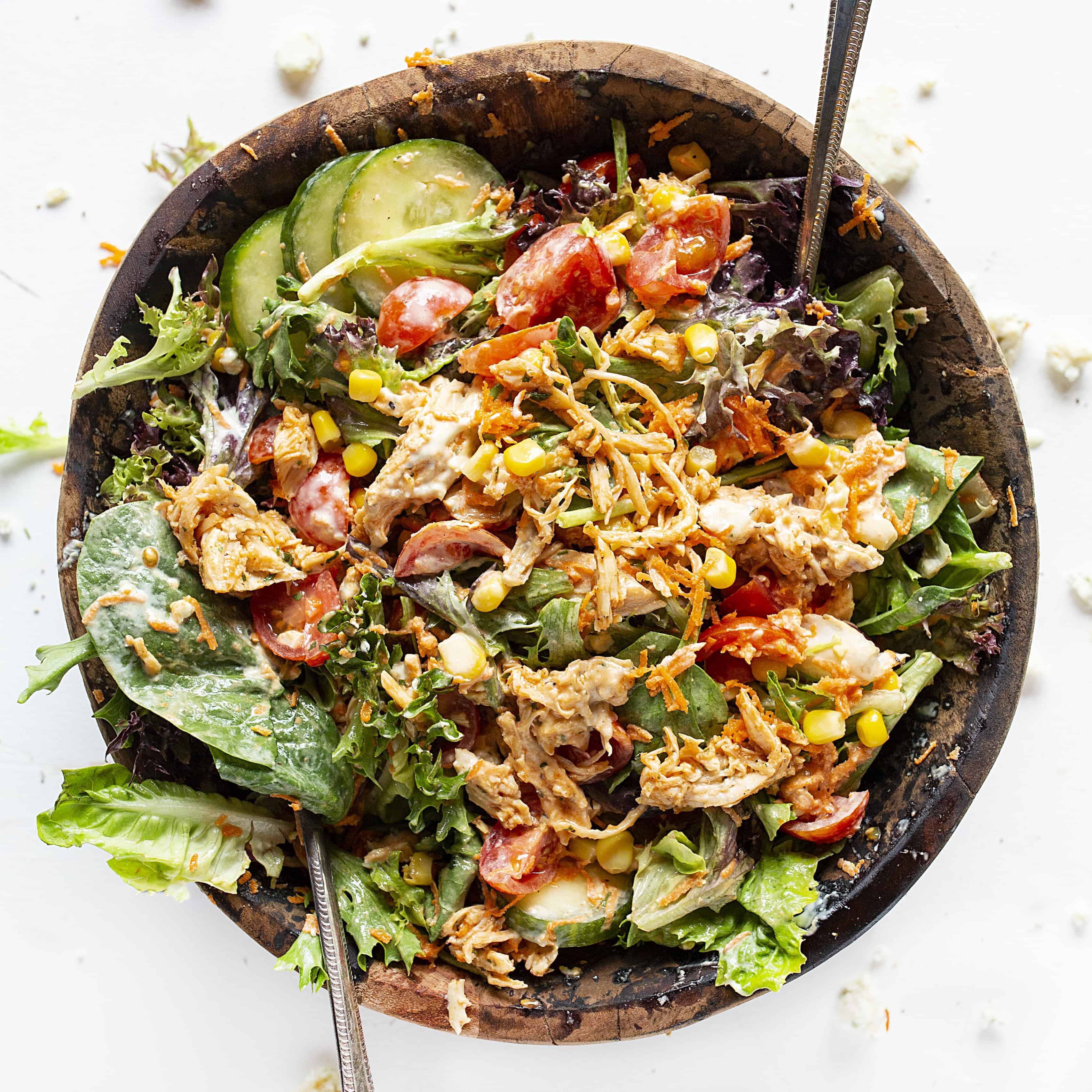 These Buffalo Chicken inspired recipes are a must for people who love flavorful food! Loaded with the classic flavor of buffalo sauce and used in unique (and sometimes questionable!) ways, these recipes are sure to delight buffalo chicken fans! #buffalochicken Buffalo Chicken #buffalochickenrecipes Buffalo Chicken Recipes #appetizers Appetizers #iambaker 水牛城鸡肉沙拉