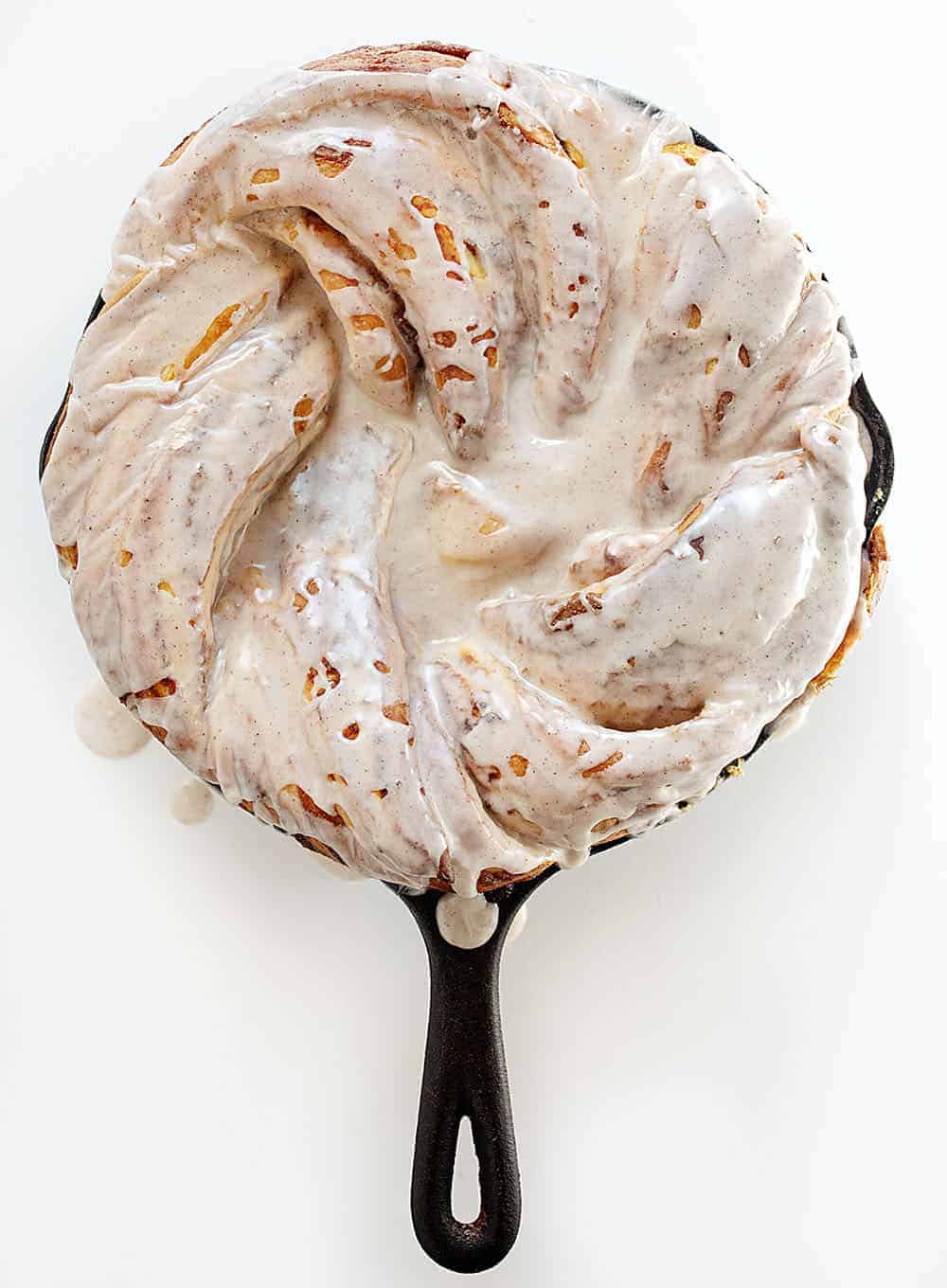 Filled with pumpkin filling and homemade pumpkin pie spice, Pumpkin Spice Bread Twist will be your new favorite fall treat or breakfast! pumpkin spice bread twist, homemade pumpkin spice, pumpkin spice, twist bread, bread recipes, iambaker, baking, sweet bread, breakfast, fall recipes 南瓜面包,扭曲的开销