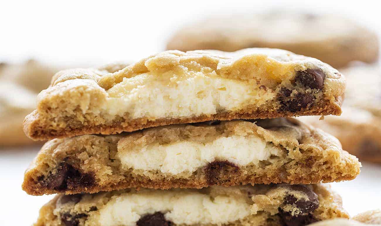 芝士蛋糕塞巧克力曲奇的一半gydF4y2Ba