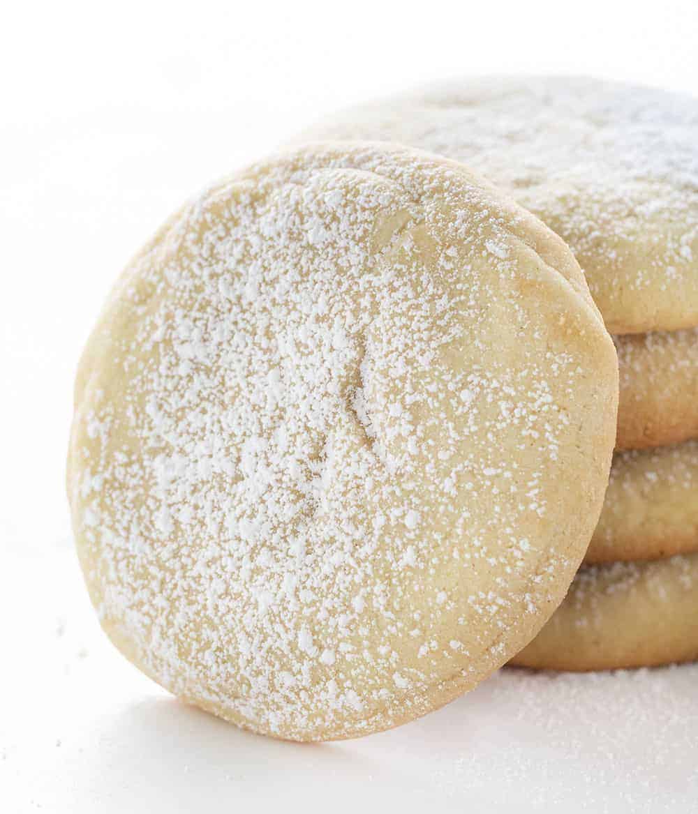 These Orange Cheesecake Sugar Cookies taste like a creamsicle cookie! Such a fun surprise inside! Orange Cookie, Amish Sugar Cookie, Sugar Cookie, How to Make Stuffed Cookies, Stuffed Cookies, Orange Cheesecake Filled Sugar Cookie, Easy Sugar Cookie, How to Make Stuffed Cookie Recipes, i am baker, Baking, Recipes, Dessert 堆叠橙色Creamsicle酿馅糖饼干一个休息与堆栈