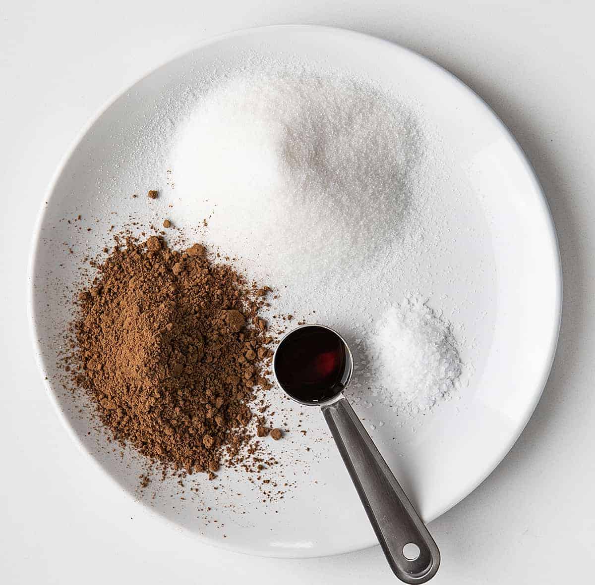白盘子自制巧克力软糖酱的原料