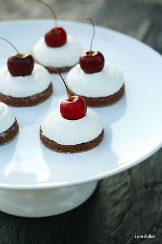 IMG_8062.buttercreamsugarcookies