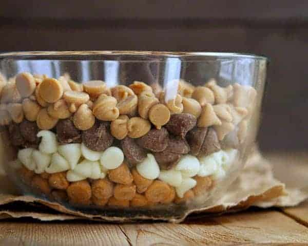 这是制作特制神奇饼干棒的一些原料!