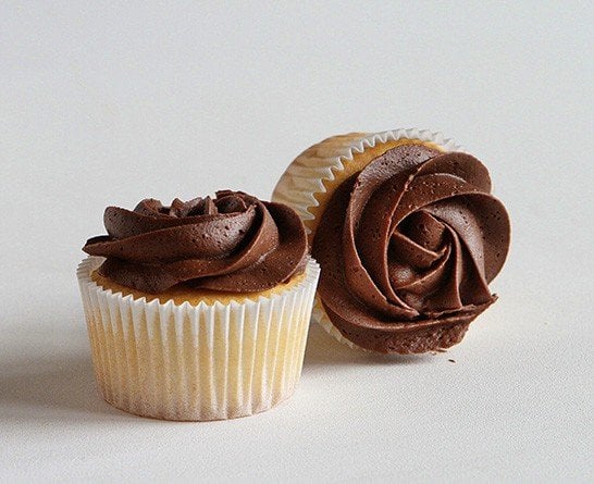 如何用奶油制作玫瑰结