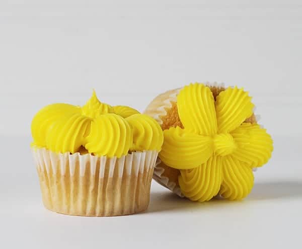 四种纸杯蛋糕装饰技巧，使用大号法国星形tip #cucpakes #纸杯蛋糕装饰#管道教程