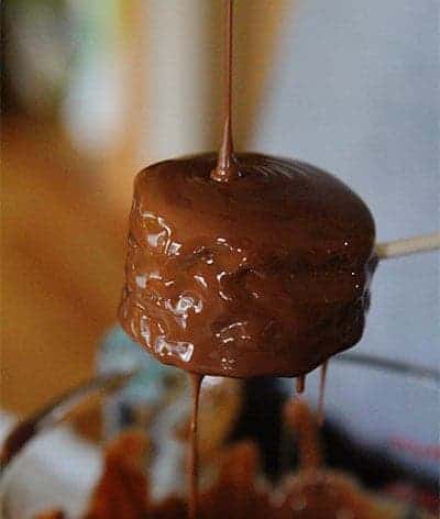 奥利奥巧克力饼干巧克力蛋糕咬一根棍子和士力架覆盖!