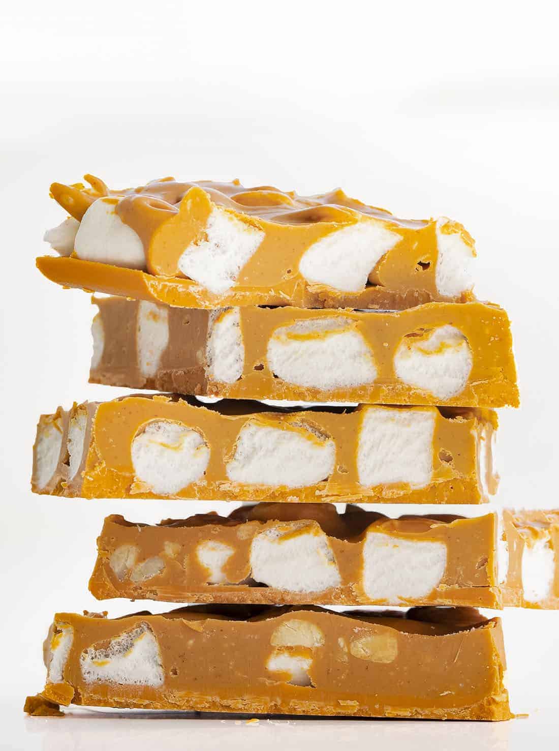 堆花生黄油奶油糖果树皮甜点食谱