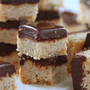 肉桂酥饼酒吧用巧克力酱!