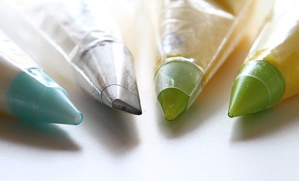 管道工具奶油乳酪的雏菊