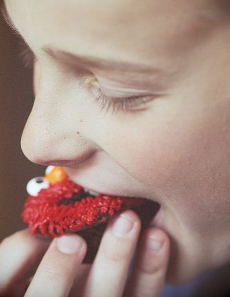 如何在奶油里管Elmo(视频)