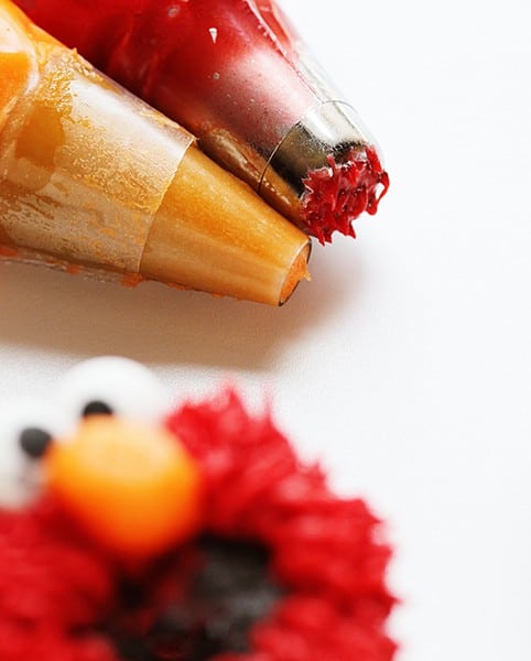 如何在奶油里管Elmo(视频)