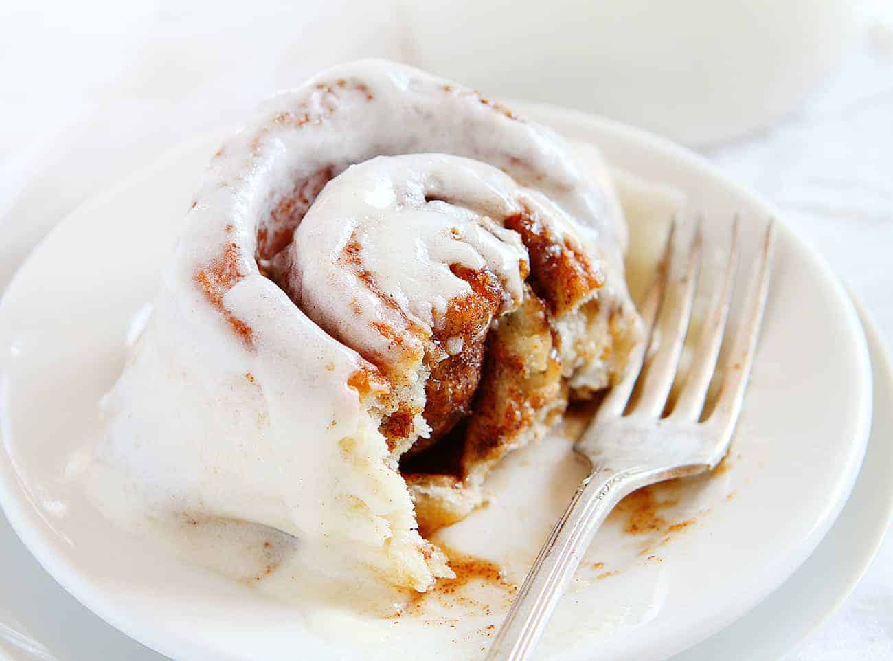 咬了的南瓜肉桂卷