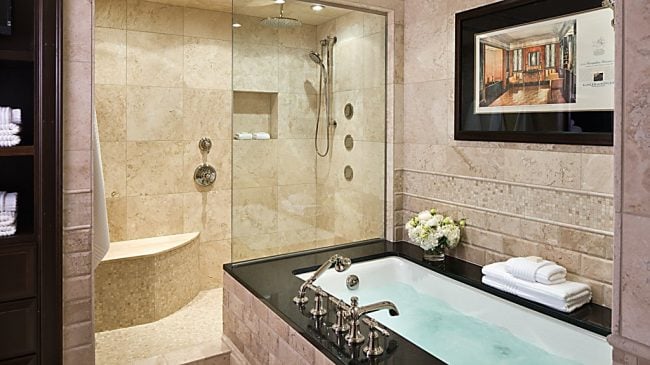 浴室在美国俱乐部