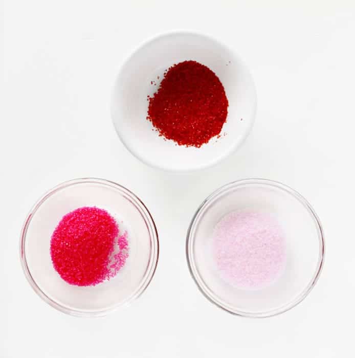 心型蛋糕装饰的洒