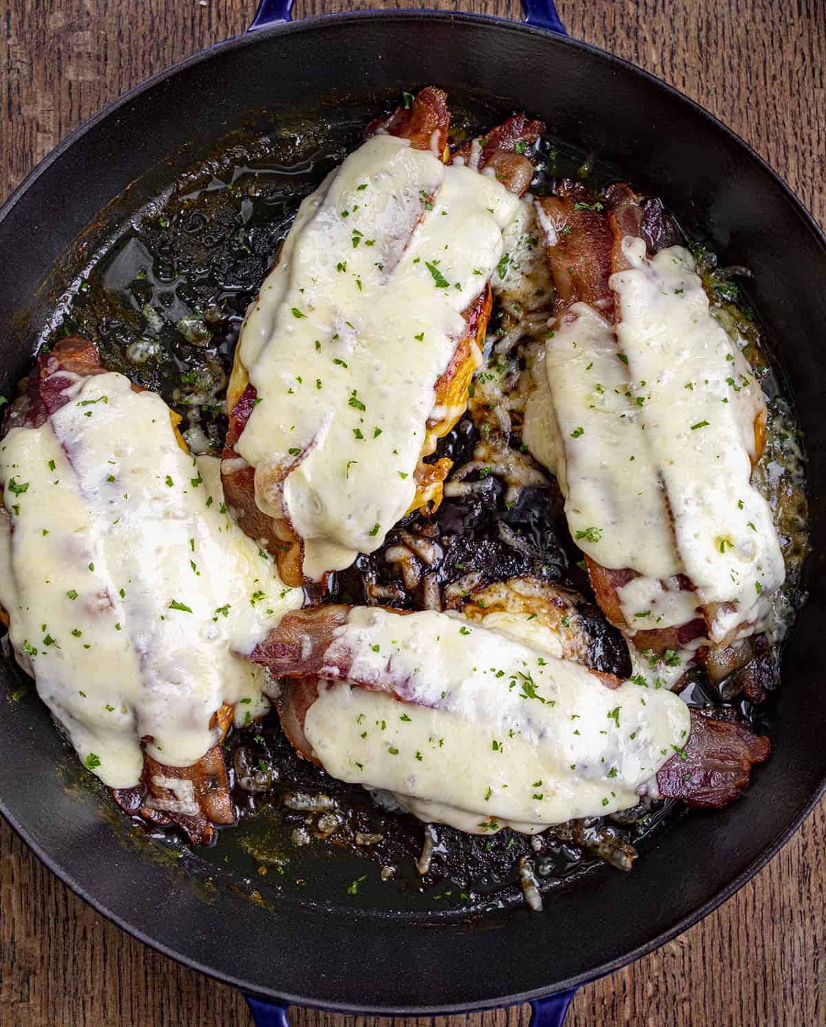 开销的形象的培根与芥末酱鸡锅