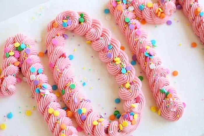 这个简单的面包店风格母亲节蛋糕给妈妈,让她留下深刻印象的一个好办法你有多爱她!