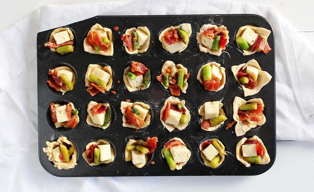 容易烤布里干酪咬