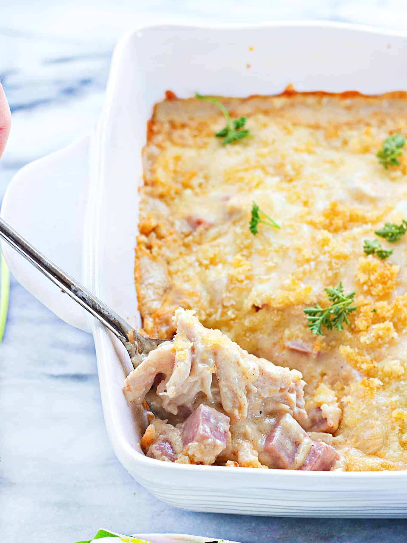 层的鸡肉和火腿