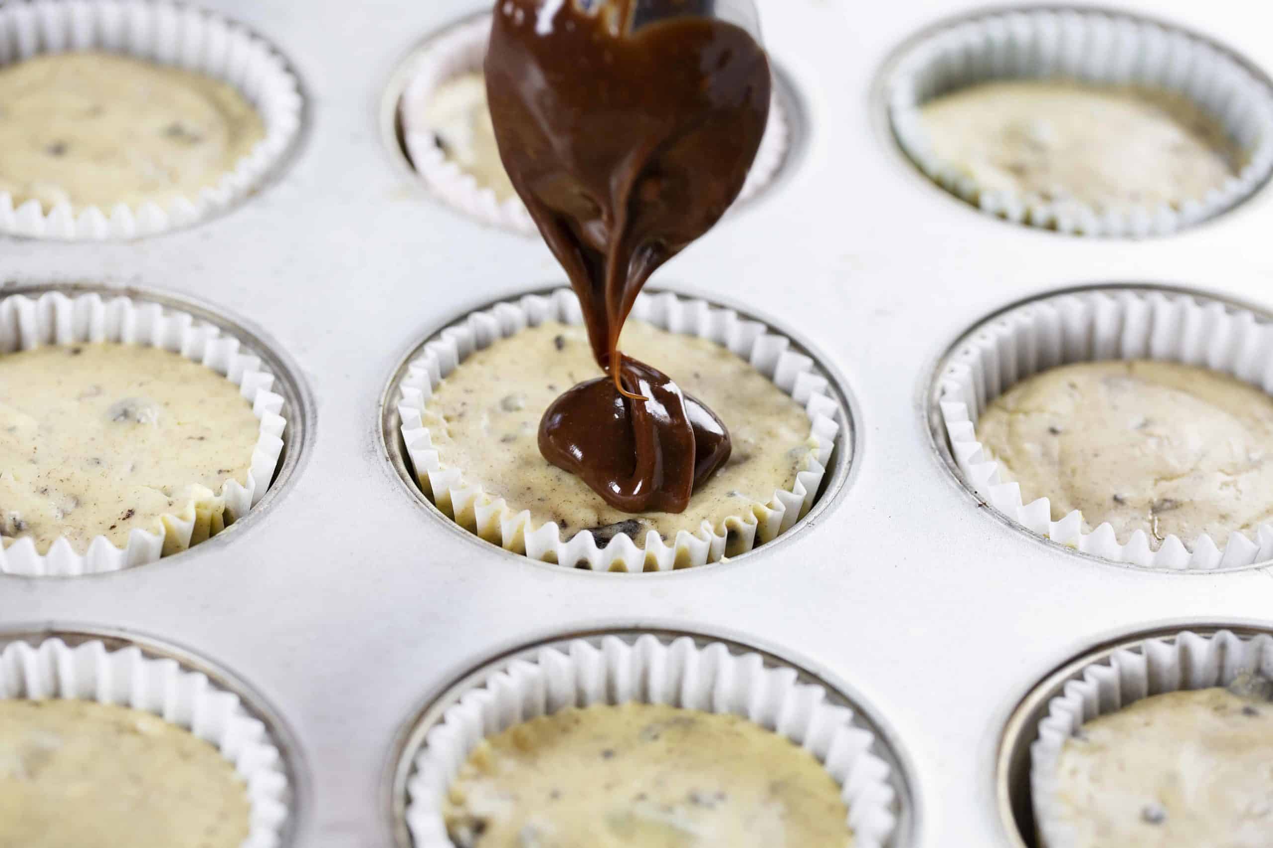 巧克力酱在芝士蛋糕