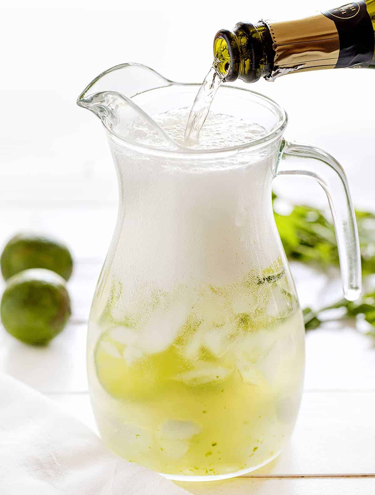 在莫吉托桑格利亚汽酒里加普罗赛克酒