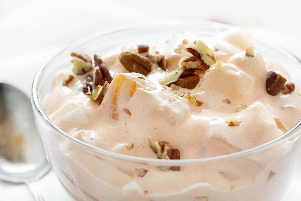 一碗桃子甜点沙拉