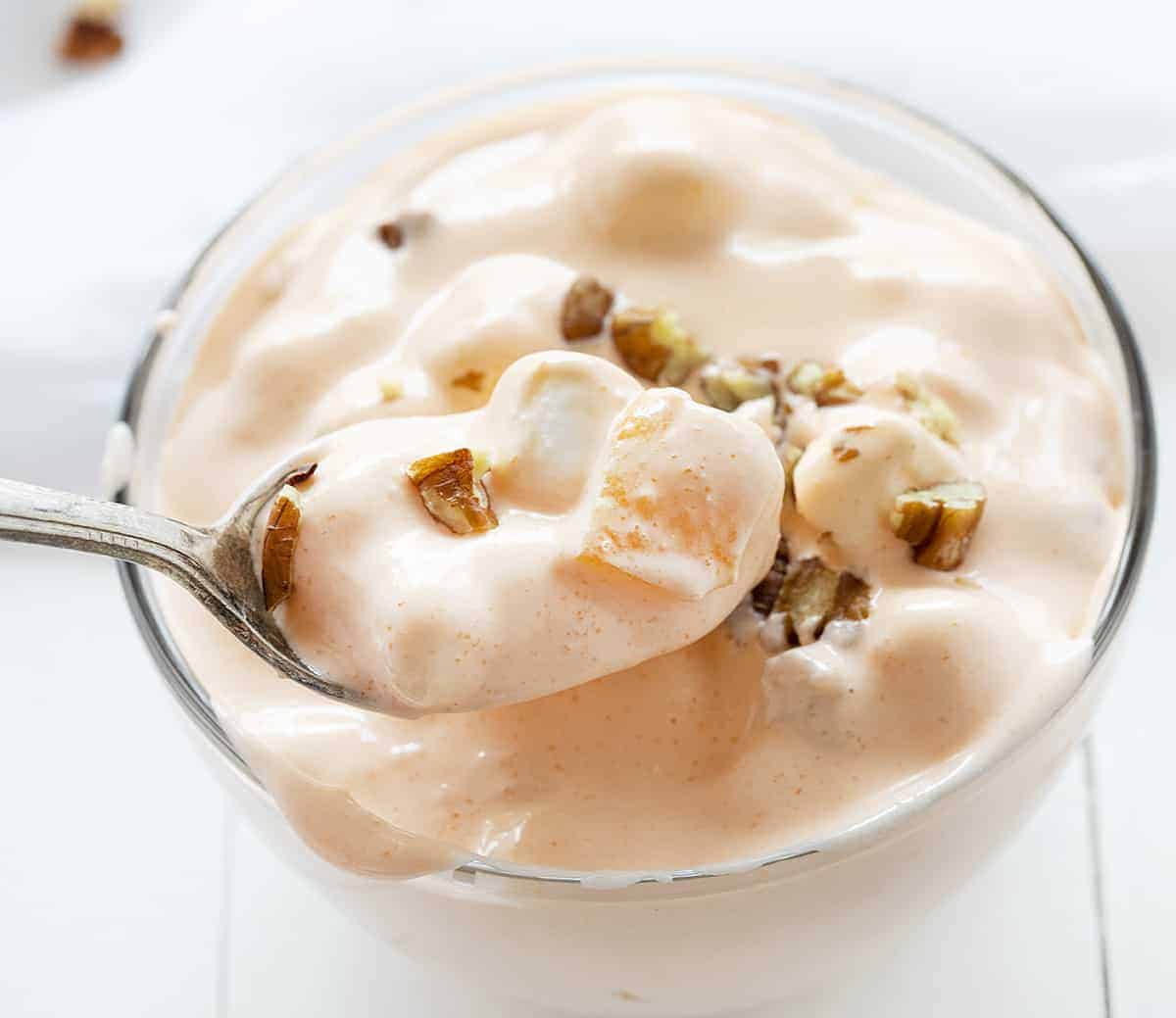 一勺桃子甜点沙拉