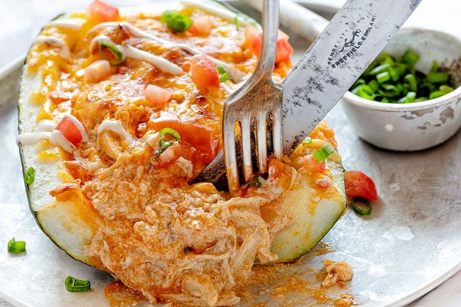 切割成一个水牛鸡西葫芦的船