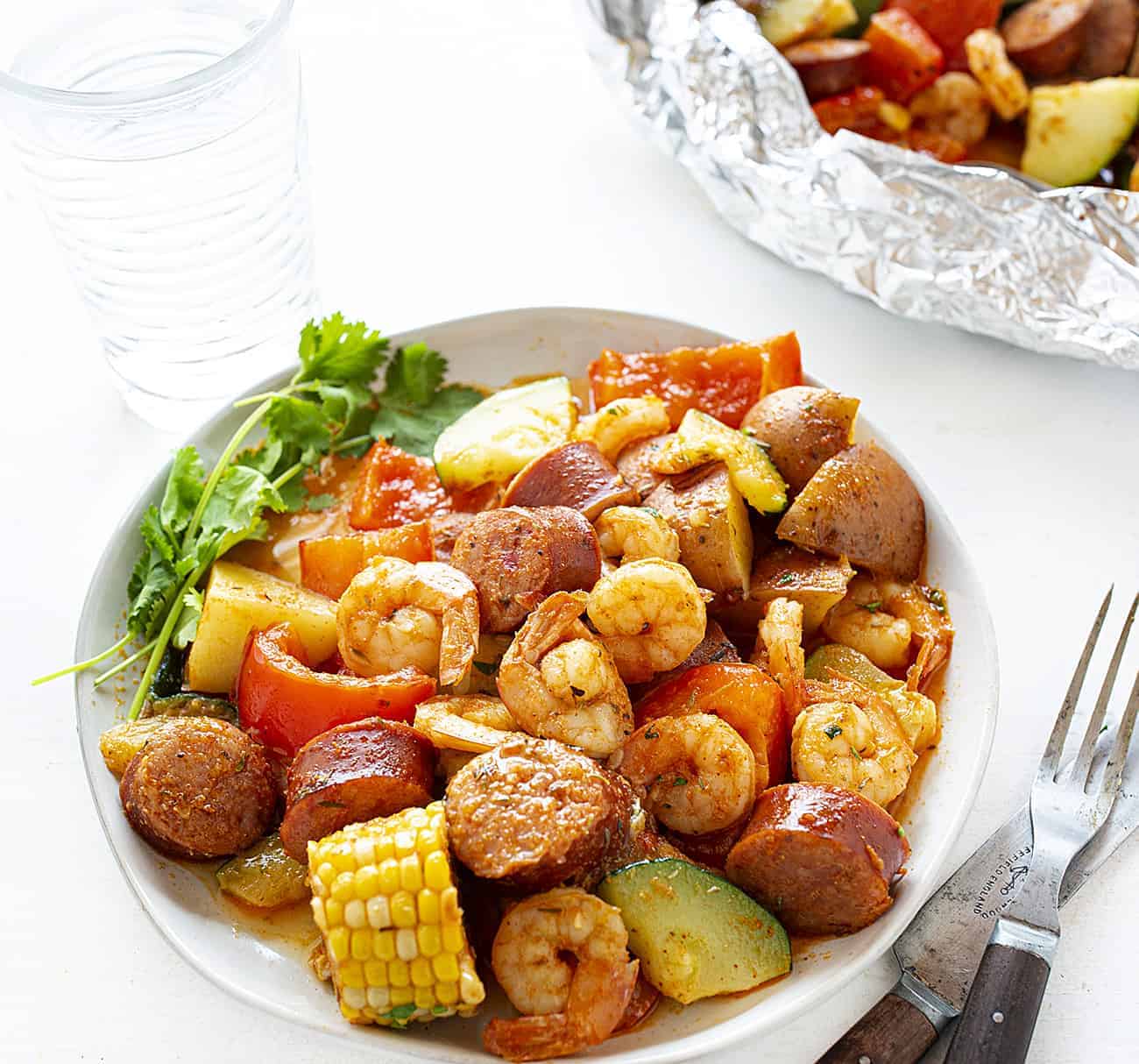 镀凯郡虾和香肠箔包