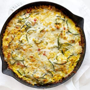 西红柿和玉米乳蛋饼