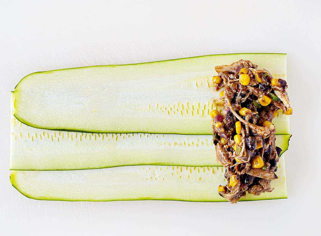 西葫芦摆出来，塞满了西南馅料