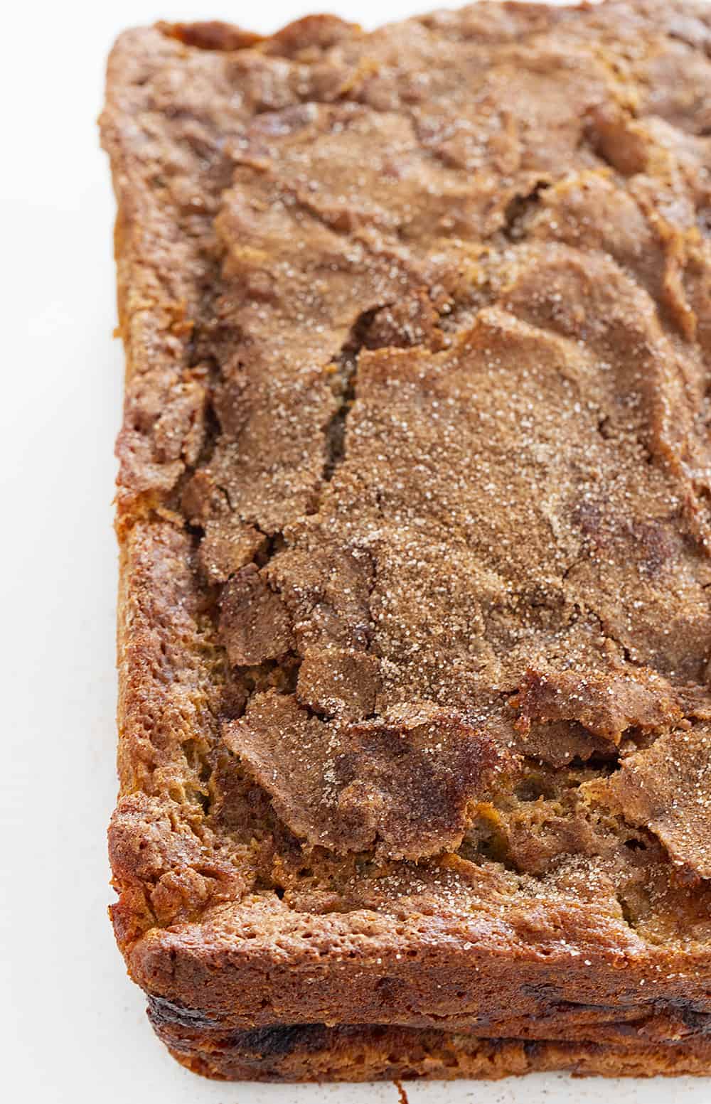 上面是肉桂糖香蕉面包