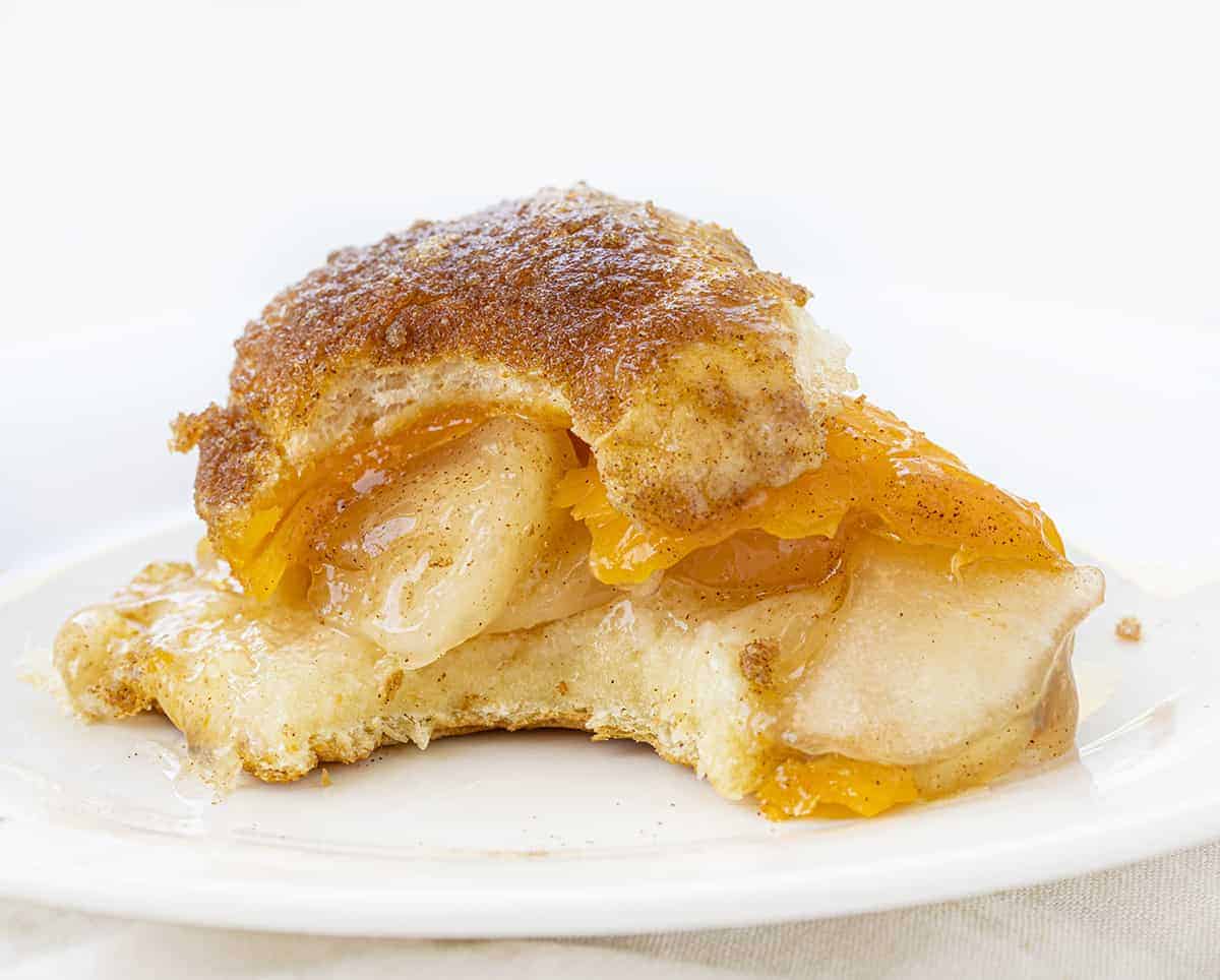 苹果切达奶酪滑块被咬了一口