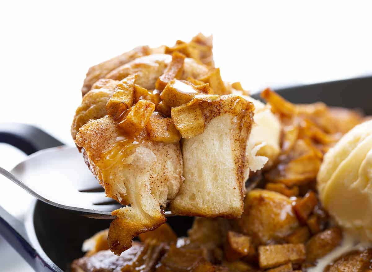 一勺煎锅苹果馅饼面包