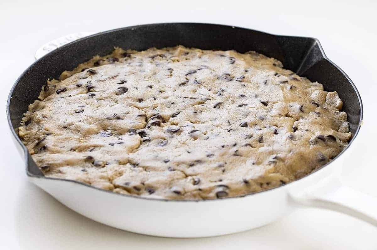 烤之前在烤盘上放最后一层巧克力饼干