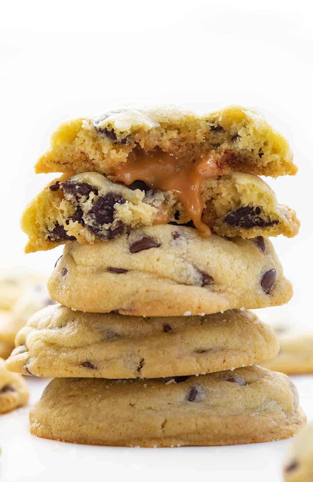 堆叠咸焦糖巧克力饼干