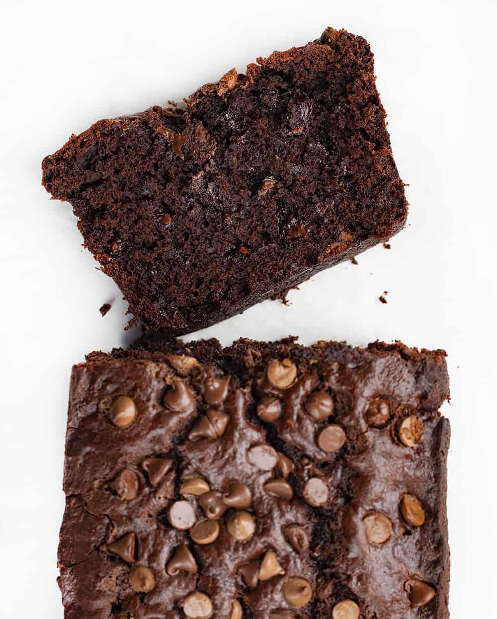 一片双层巧克力香蕉面包