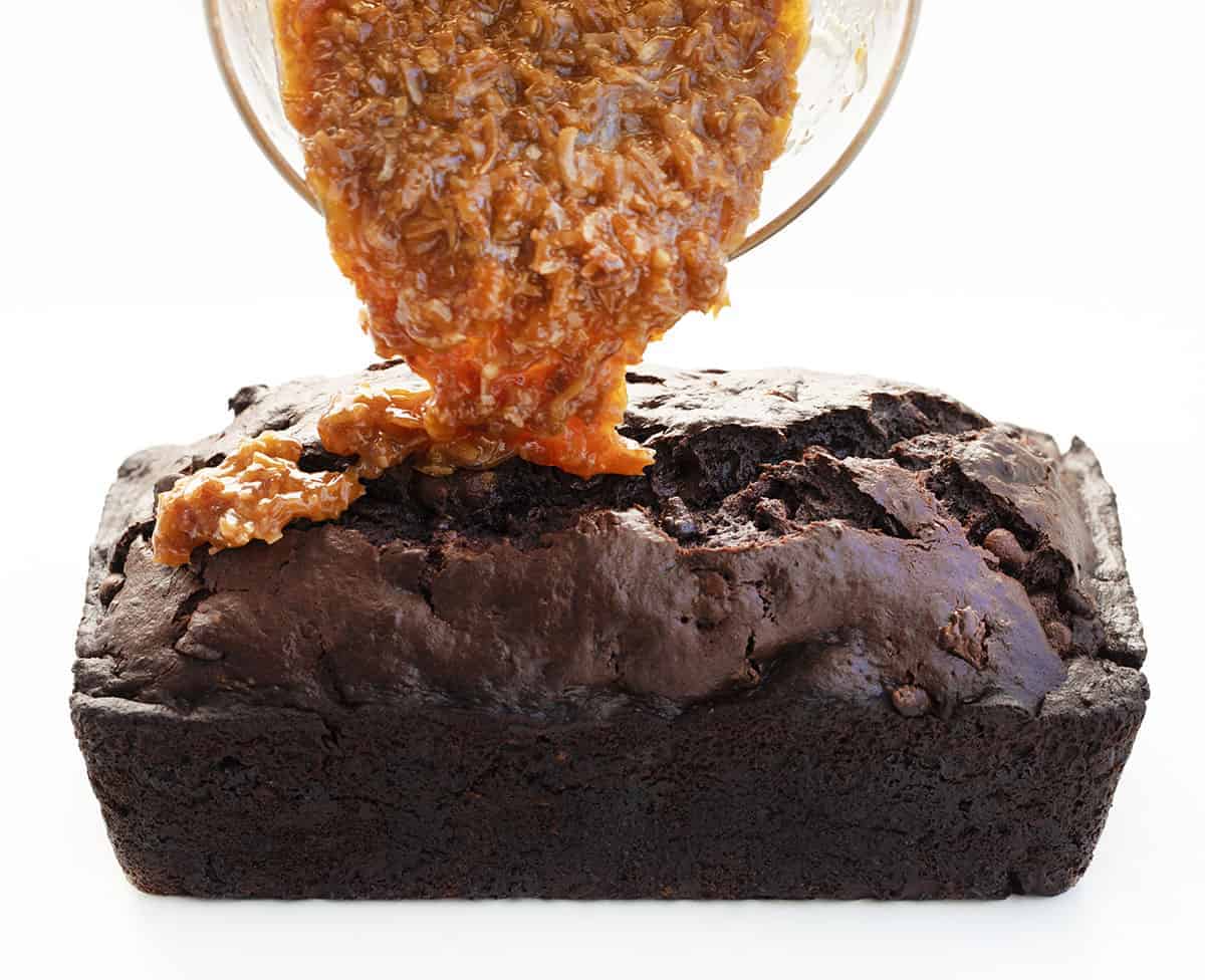 烤椰子倒在巧克力香蕉面包食谱-萨摩亚面包