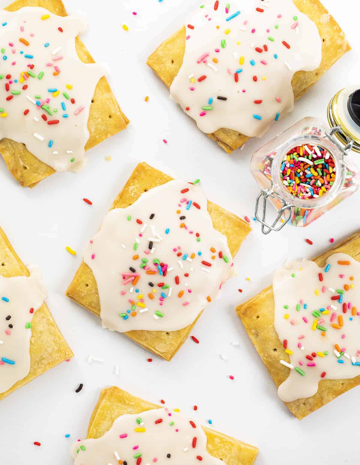 头顶是自制草莓馅饼