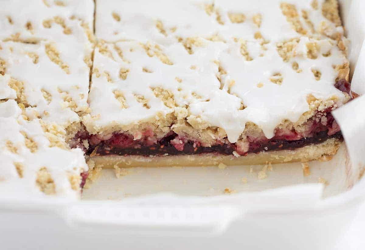 覆盆子燕麦棒在潘切成