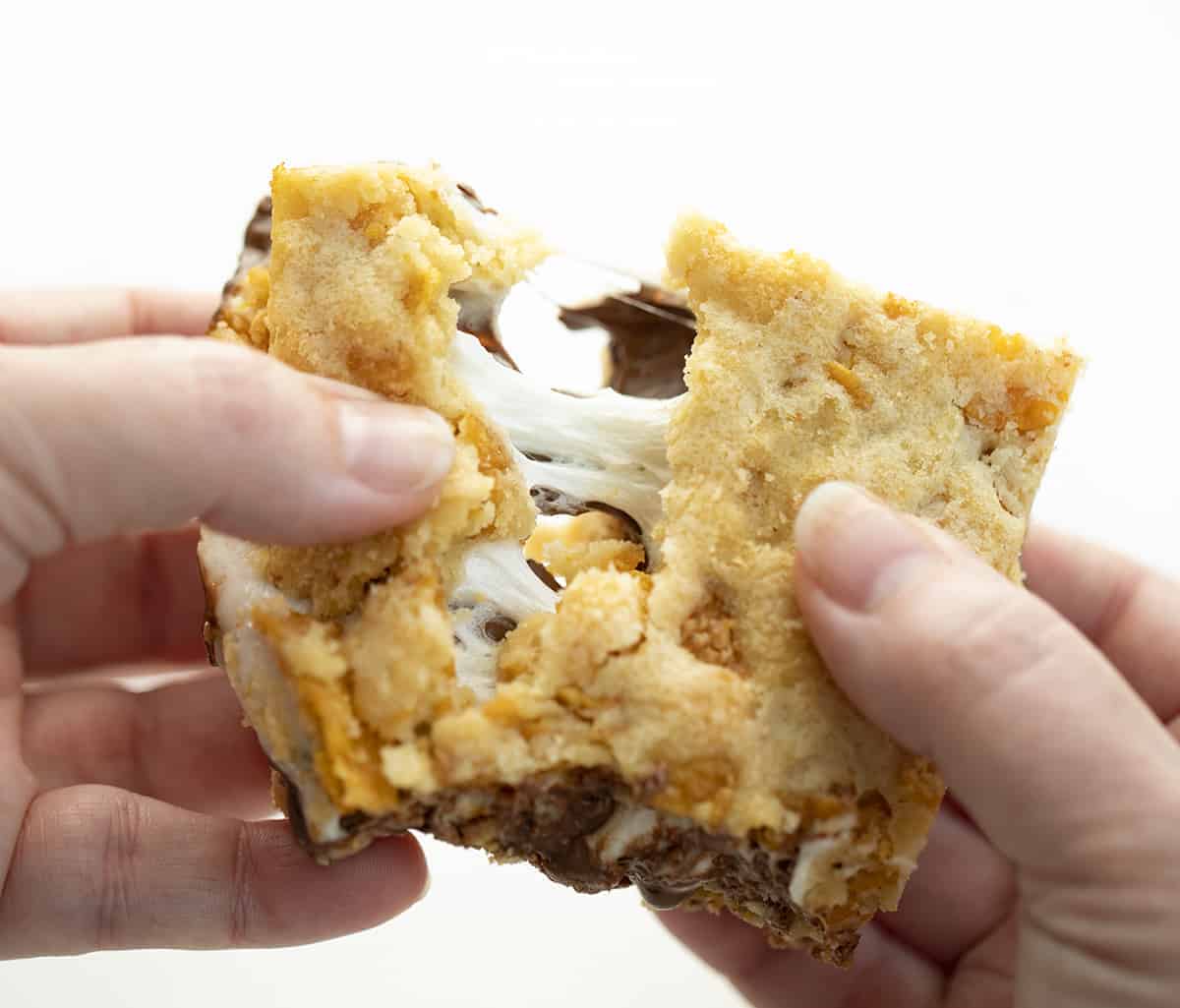 玉米片巧克力棉花糖棒手拉开