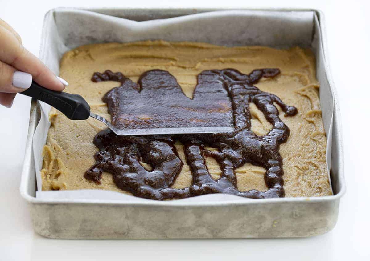 在肉桂卷中加入肉桂层