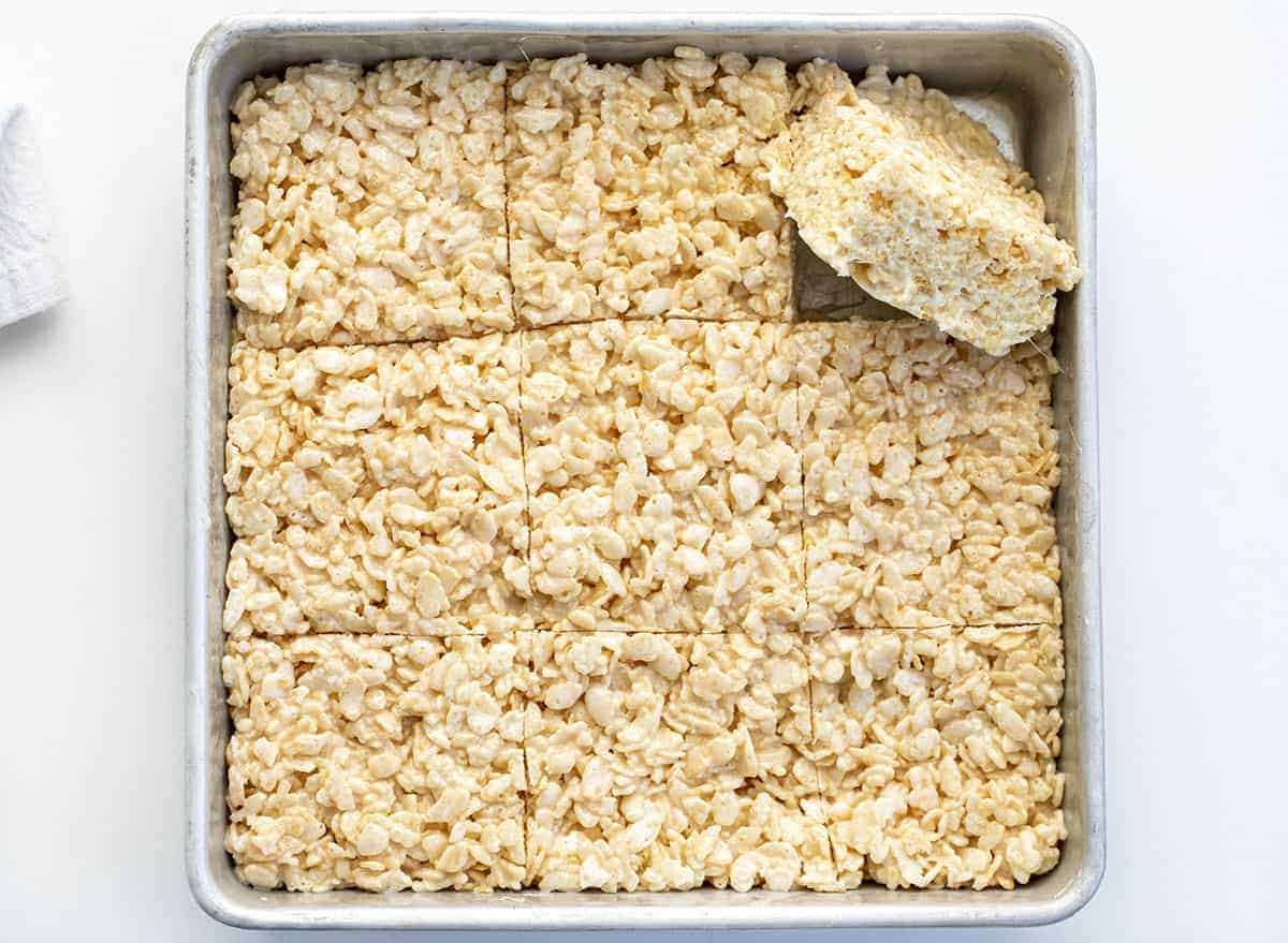 切成软米脆条的平底锅- TikTok上疯传的米脆条