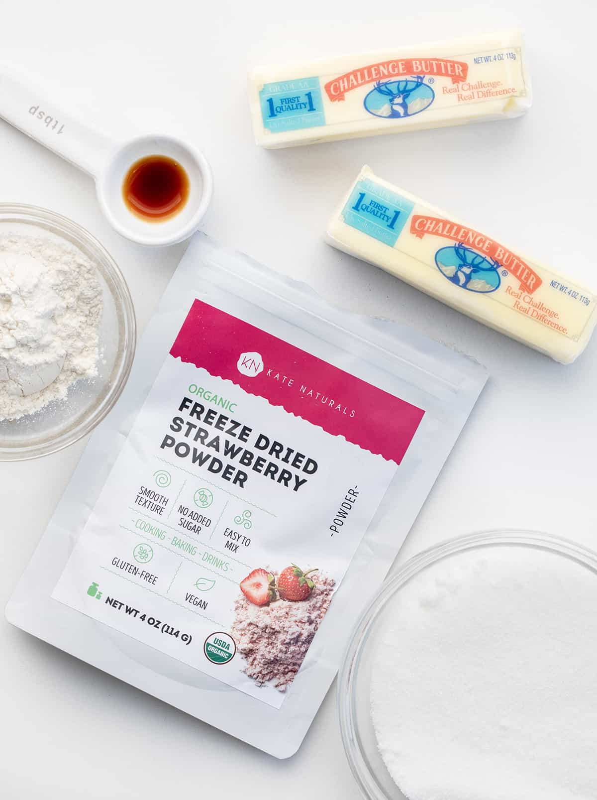 成分使草莓貂糖霜。