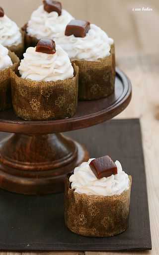 img_9933 pumpkincaramelchocolatecupcake——1.